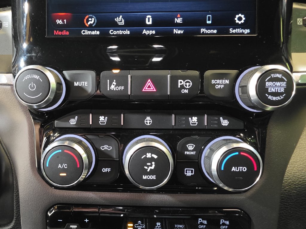 Used 2021 RAM 1500 Laramie AWD/4WD image 27