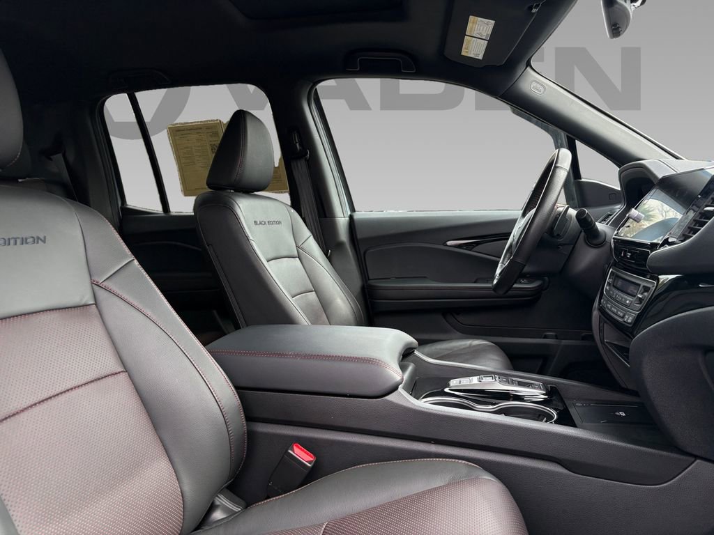 Used 2025 Honda Ridgeline Black Edition image 10