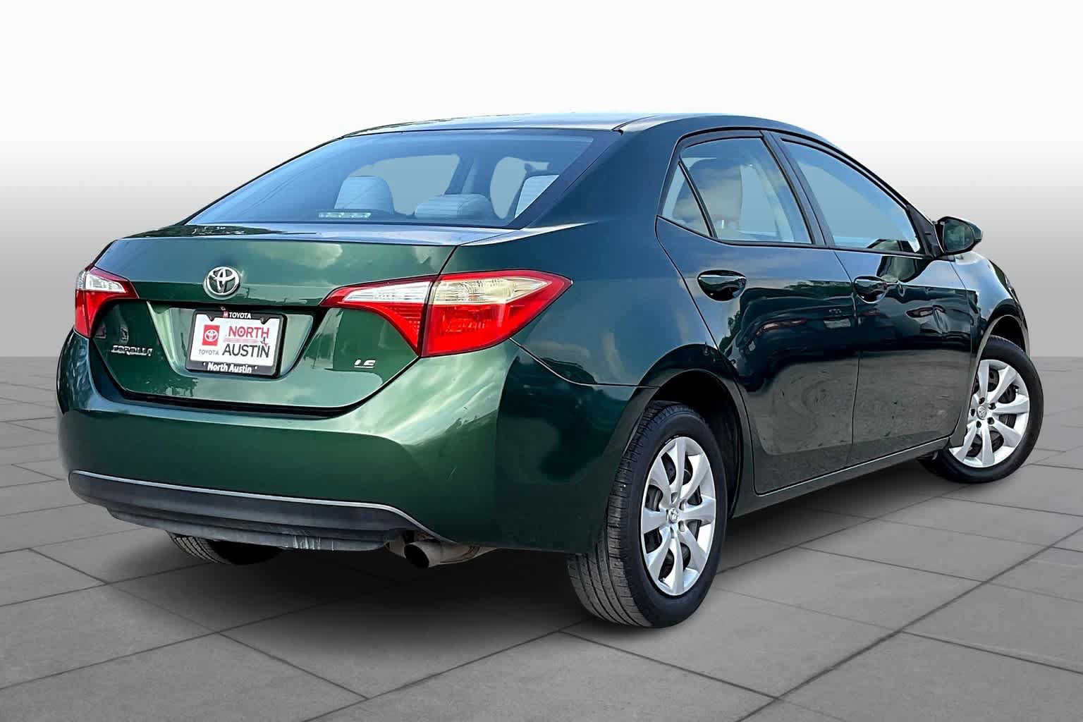 Used 2015 Toyota Corolla LE FWD image 13