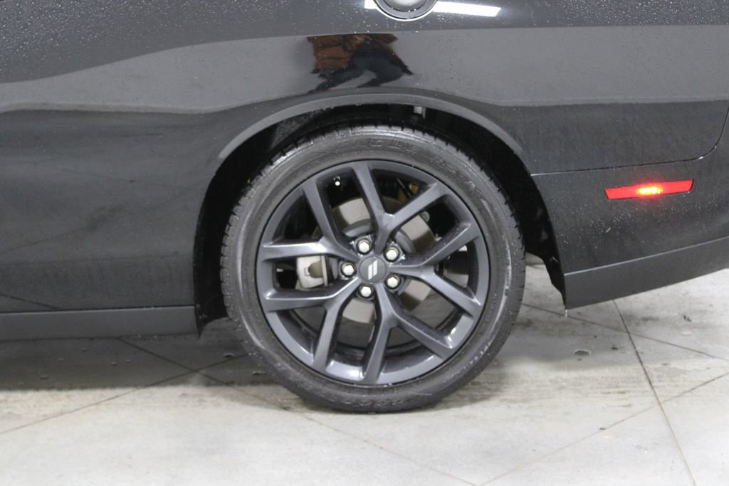 Used 2023 Dodge Challenger R/T w/ Blacktop Package image 17