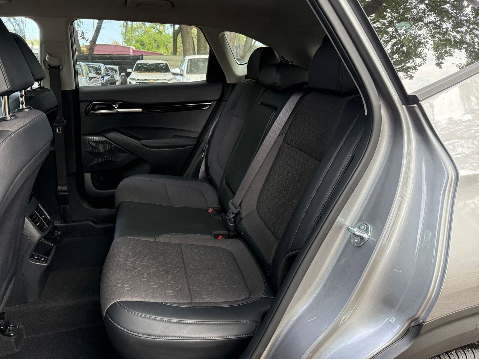 Used 2025 Kia Seltos S image 36