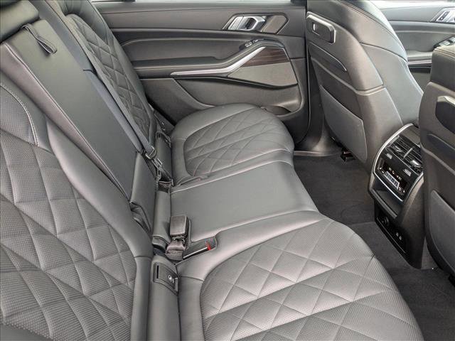 Used 2025 BMW X7 xDrive40i w/ Premium Package image 21