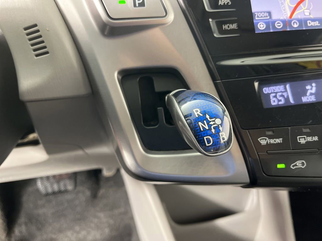 Used 2015 Toyota Prius V Four FWD image 23