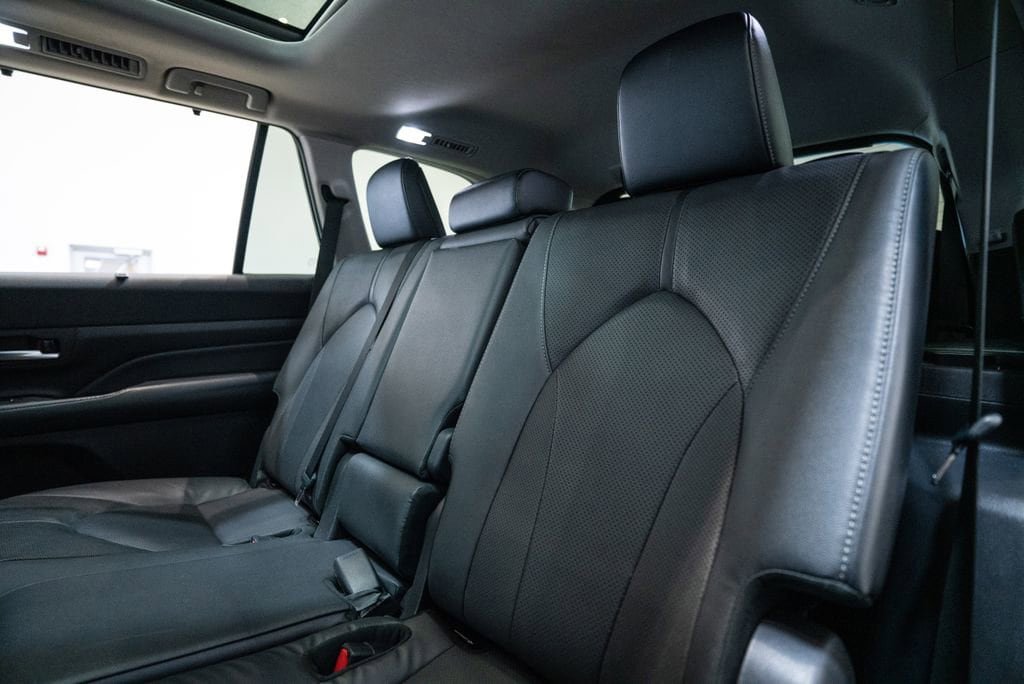 Certified 2025 Toyota Grand Highlander AWD image 38