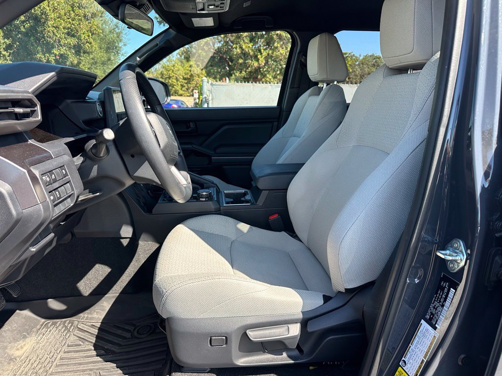 Used 2025 Toyota 4Runner SR5 AWD/4WD image 10