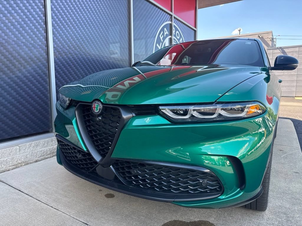 New 2025 Alfa Romeo Tonale AWD/4WD image 18