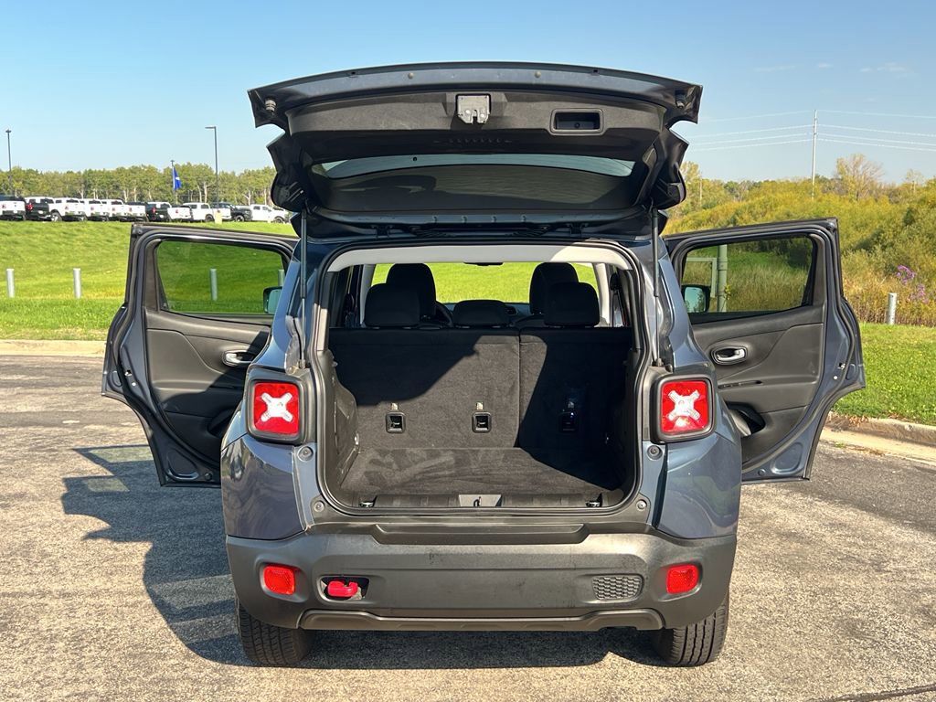 Used 2023 Jeep Renegade Trailhawk image 38