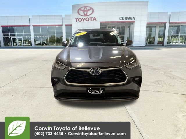 Used 2023 Toyota Highlander Platinum image 3