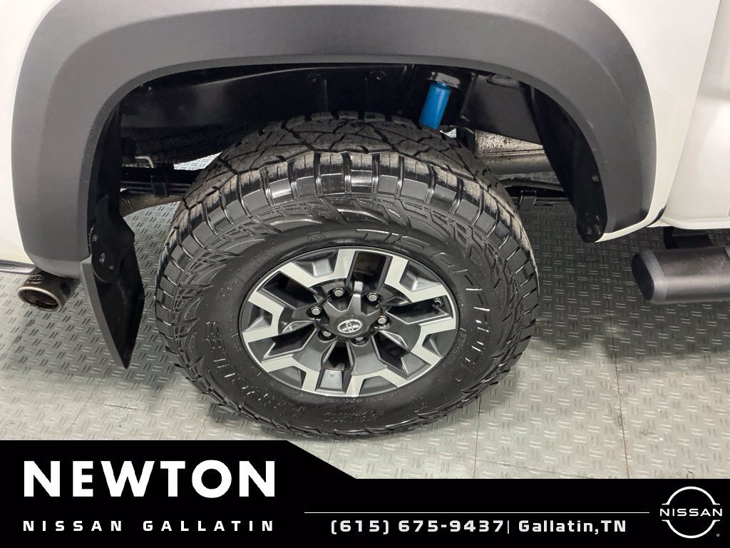 Used 2017 Toyota Tacoma TRD Off-Road w/ Tow Package (A/T) AWD/4WD image 54