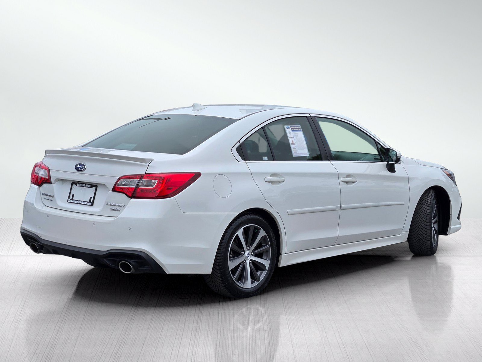 Used 2018 Subaru Legacy 3.6R Limited AWD/4WD image 4