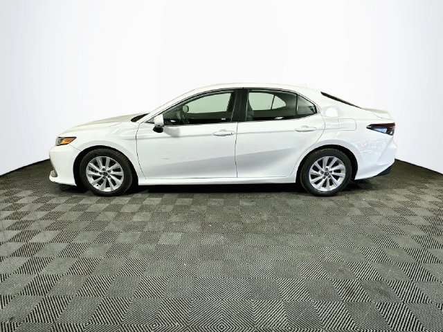 Certified 2022 Toyota Camry LE FWD image 5