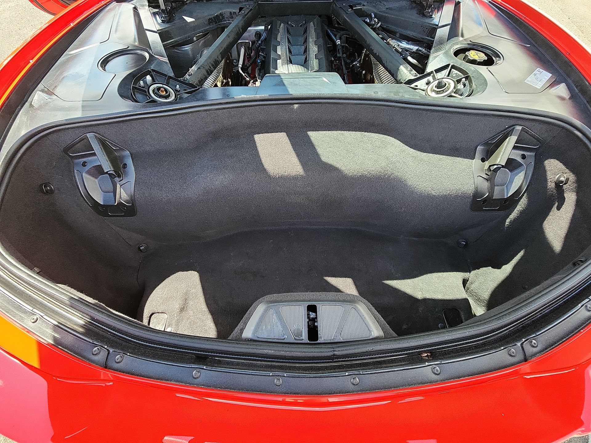Used 2021 Chevrolet Corvette Stingray Coupe w/ Z51 Performance Package RWD image 18