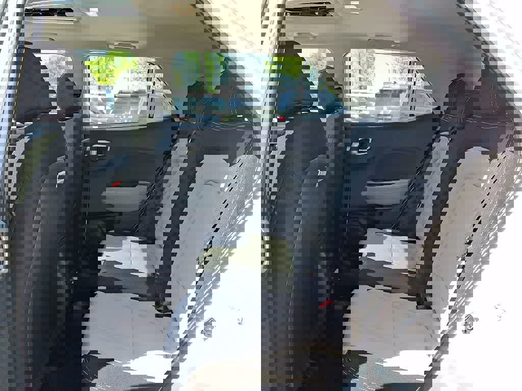 Used 2025 Hyundai Venue SEL image 9