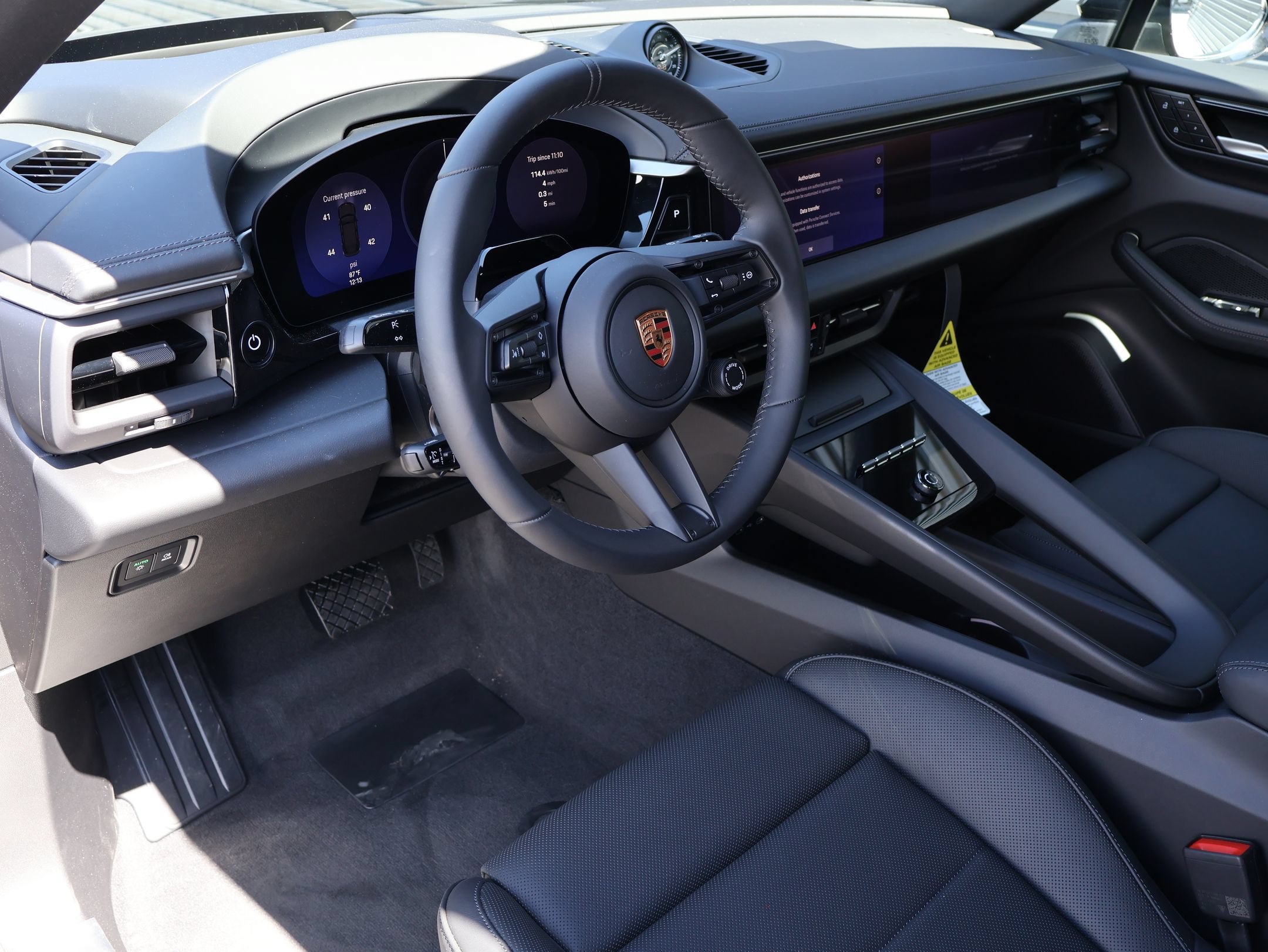 New 2026 Porsche Macan 4 Electric AWD/4WD image 4