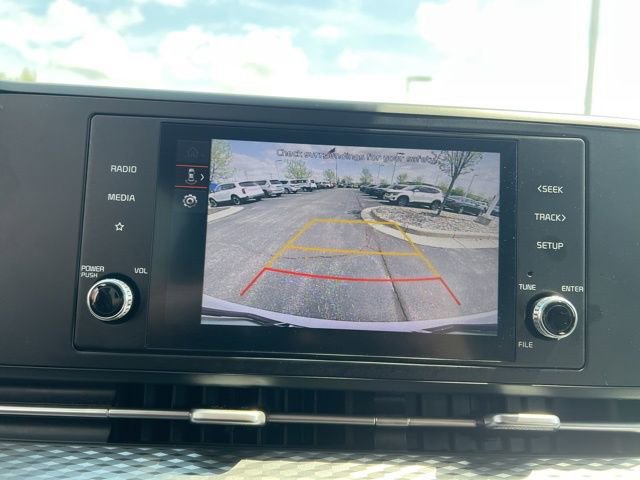 Certified 2024 Kia Carnival LX image 20