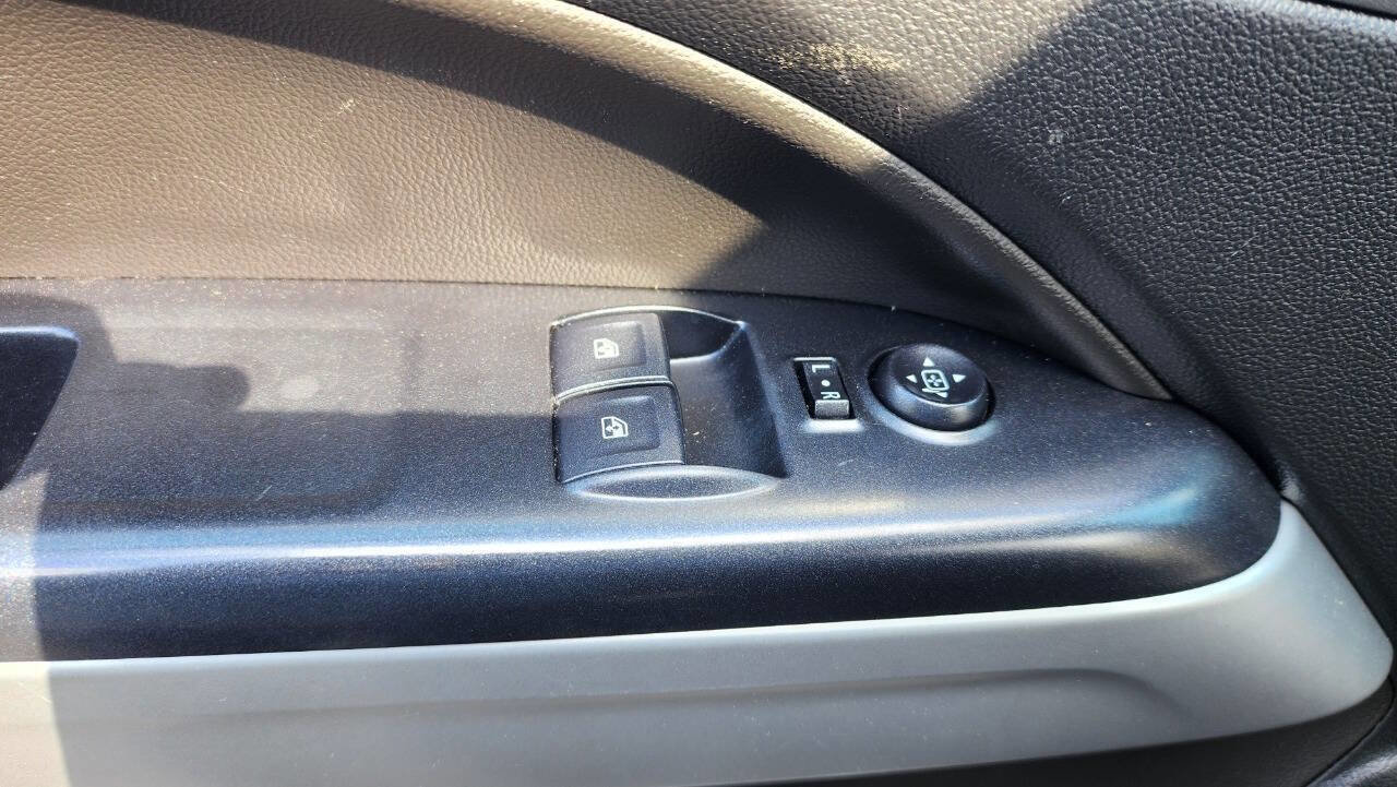 Used 2022 Chevrolet Colorado LT w/ Fleet Safety Package RWD image 38