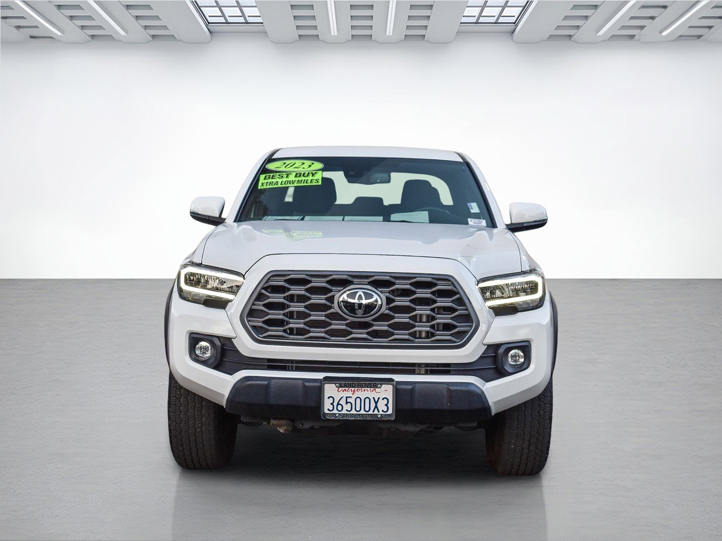 Used 2023 Toyota Tacoma TRD Off-Road image 2