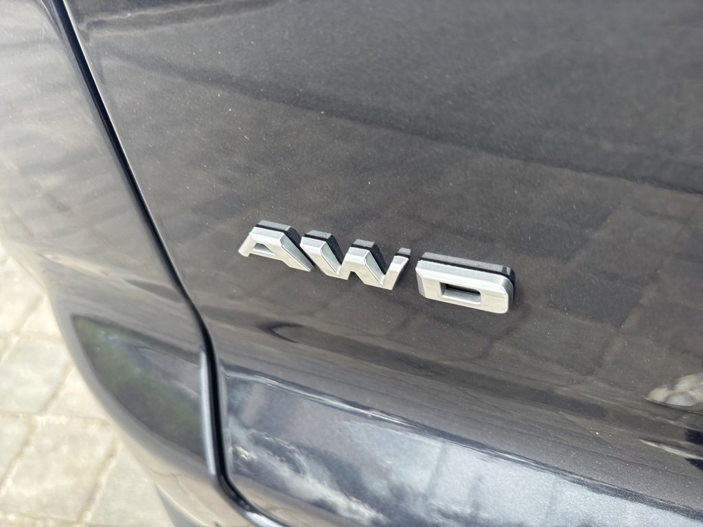 Used 2023 Cadillac XT4 Premium Luxury w/ Cold Weather Package image 5