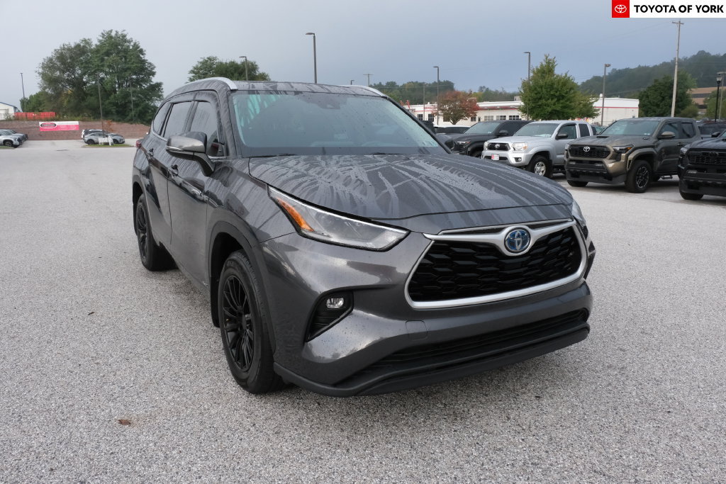 Used 2021 Toyota Highlander XLE