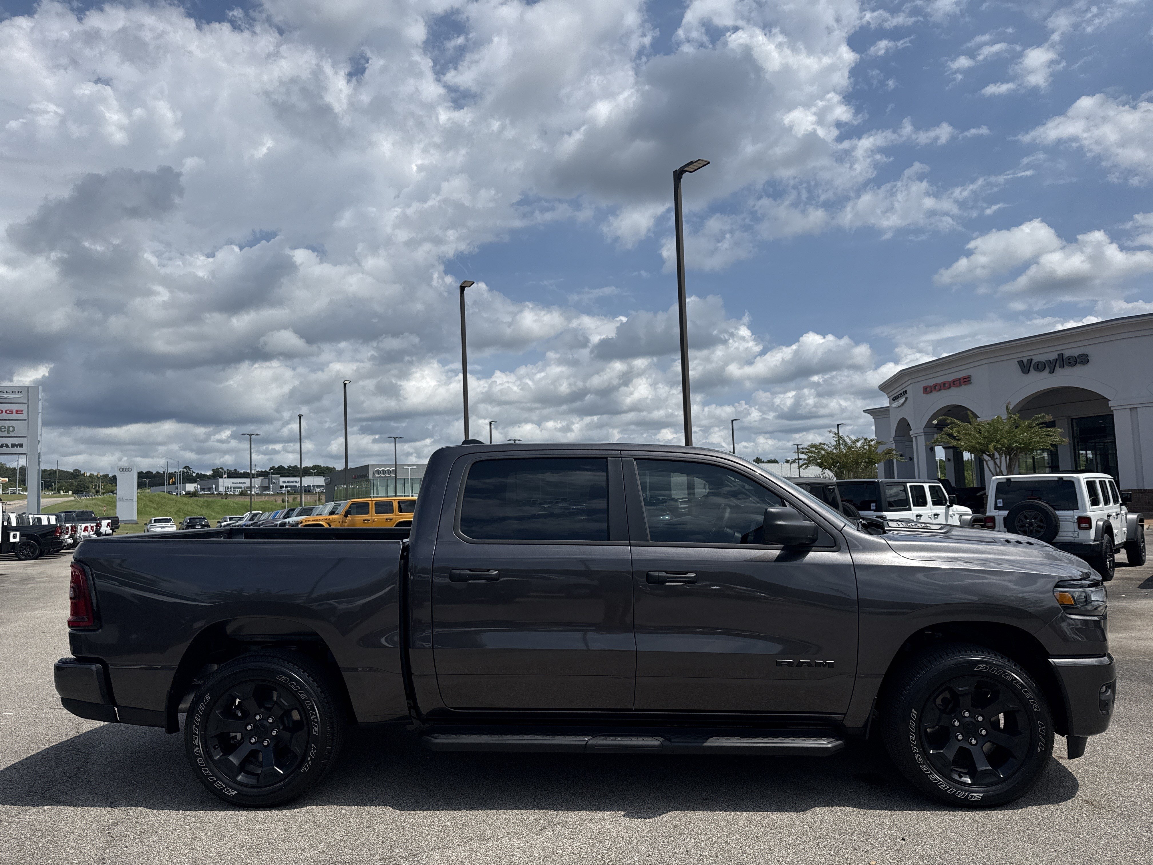New 2026 RAM 1500 Express AWD/4WD image 10