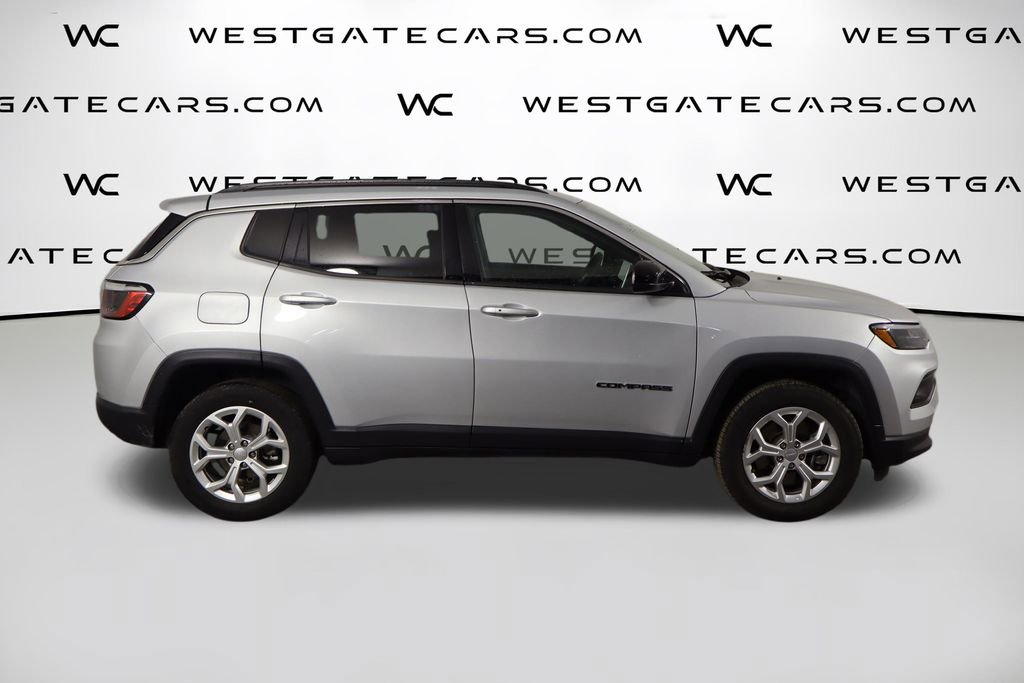 Used 2024 Jeep Compass Latitude image 47