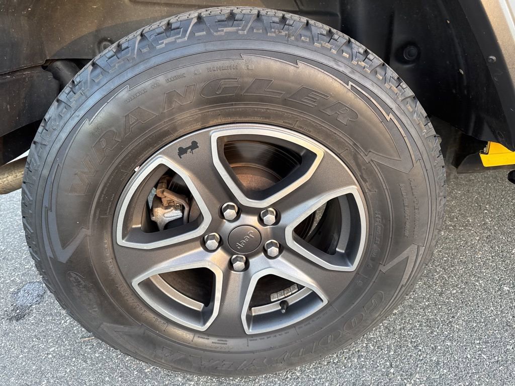 Used 2020 Jeep Wrangler Sport AWD/4WD image 12