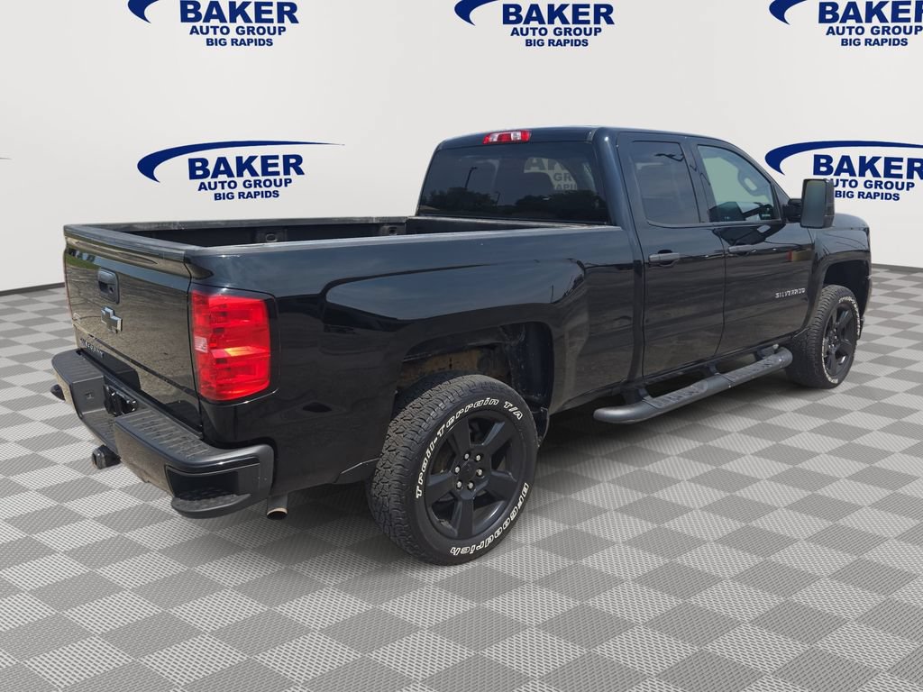 Used 2018 Chevrolet Silverado 1500 Custom w/ Custom Value Package AWD/4WD image 3