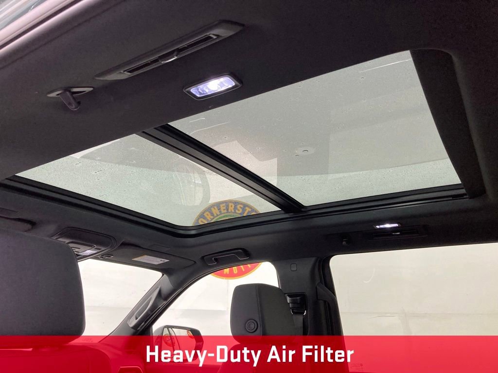 Used 2025 Chevrolet Suburban Z71 w/ Comfort Package image 21