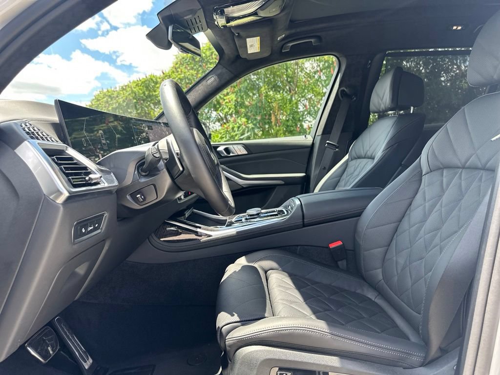 New 2026 BMW X7 xDrive40i w/ M Sport Package AWD/4WD image 15