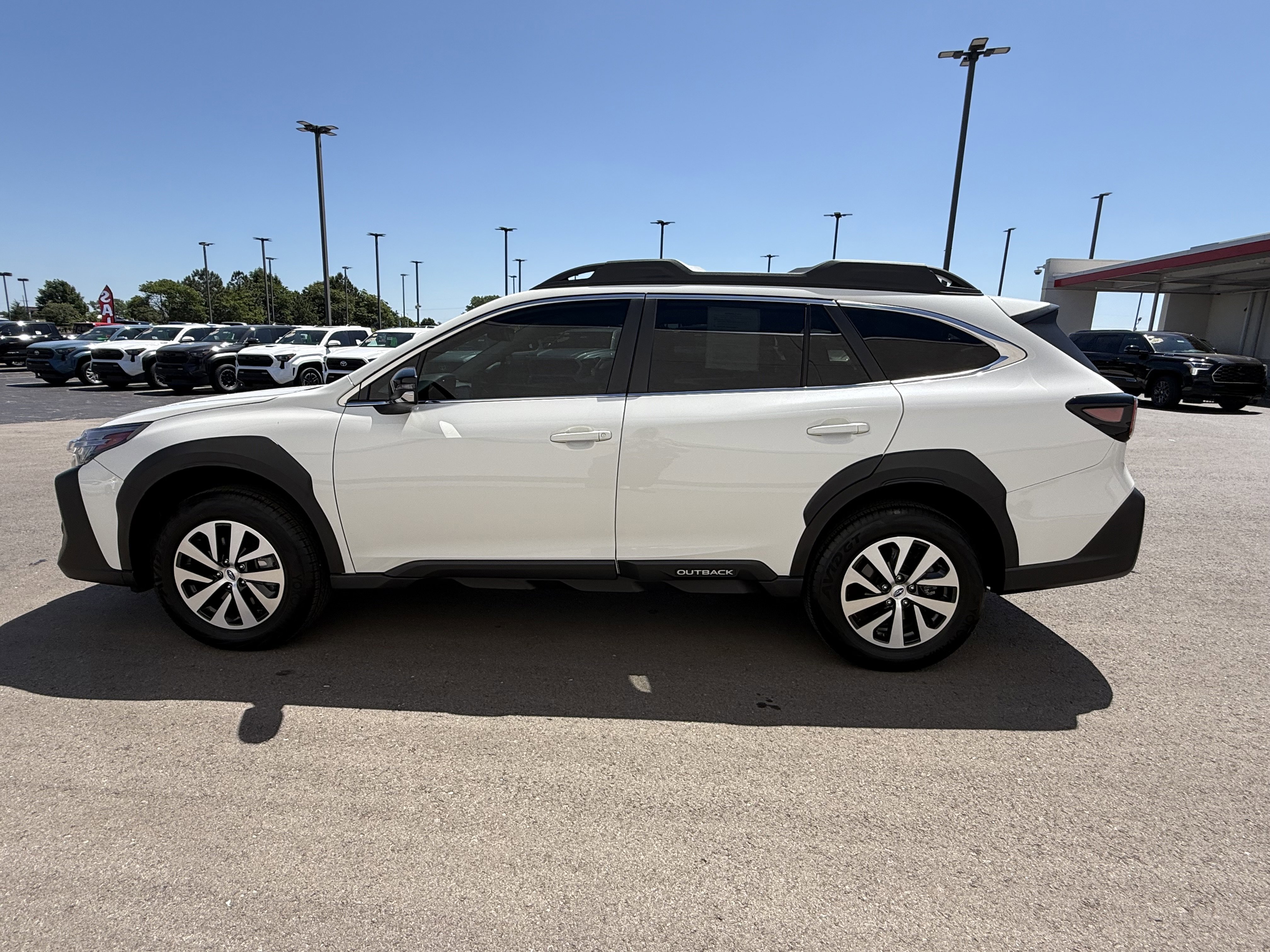 Used 2025 Subaru Outback Premium w/ Popular Package #1A AWD/4WD image 19