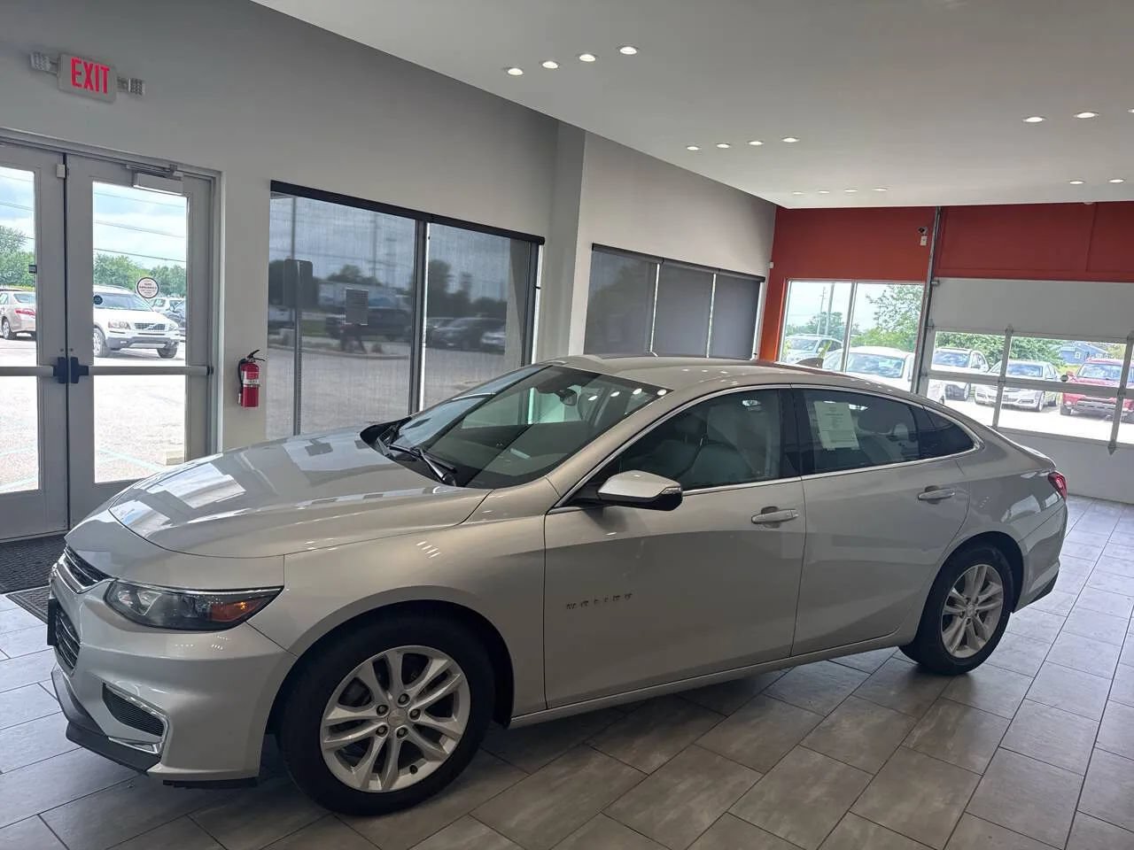 Used 2018 Chevrolet Malibu LT FWD image 12