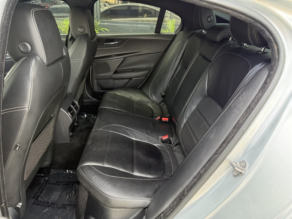 Used 2018 Jaguar XE S RWD image 15
