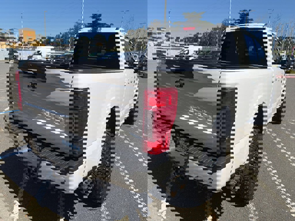 Used 2022 Ford F250 Lariat w/ Tremor Off-Road Package image 22