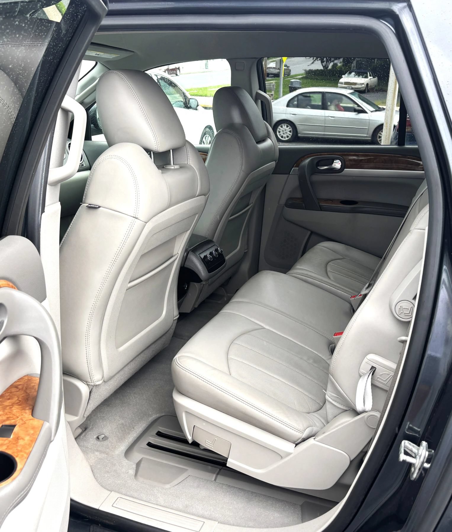 Used 2012 Buick Enclave Leather AWD/4WD image 9