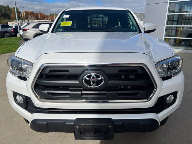 Used 2016 Toyota Tacoma SR5 AWD/4WD image 3