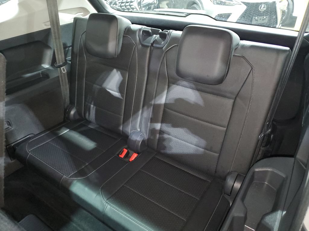 Used 2020 Volkswagen Tiguan SEL FWD image 37