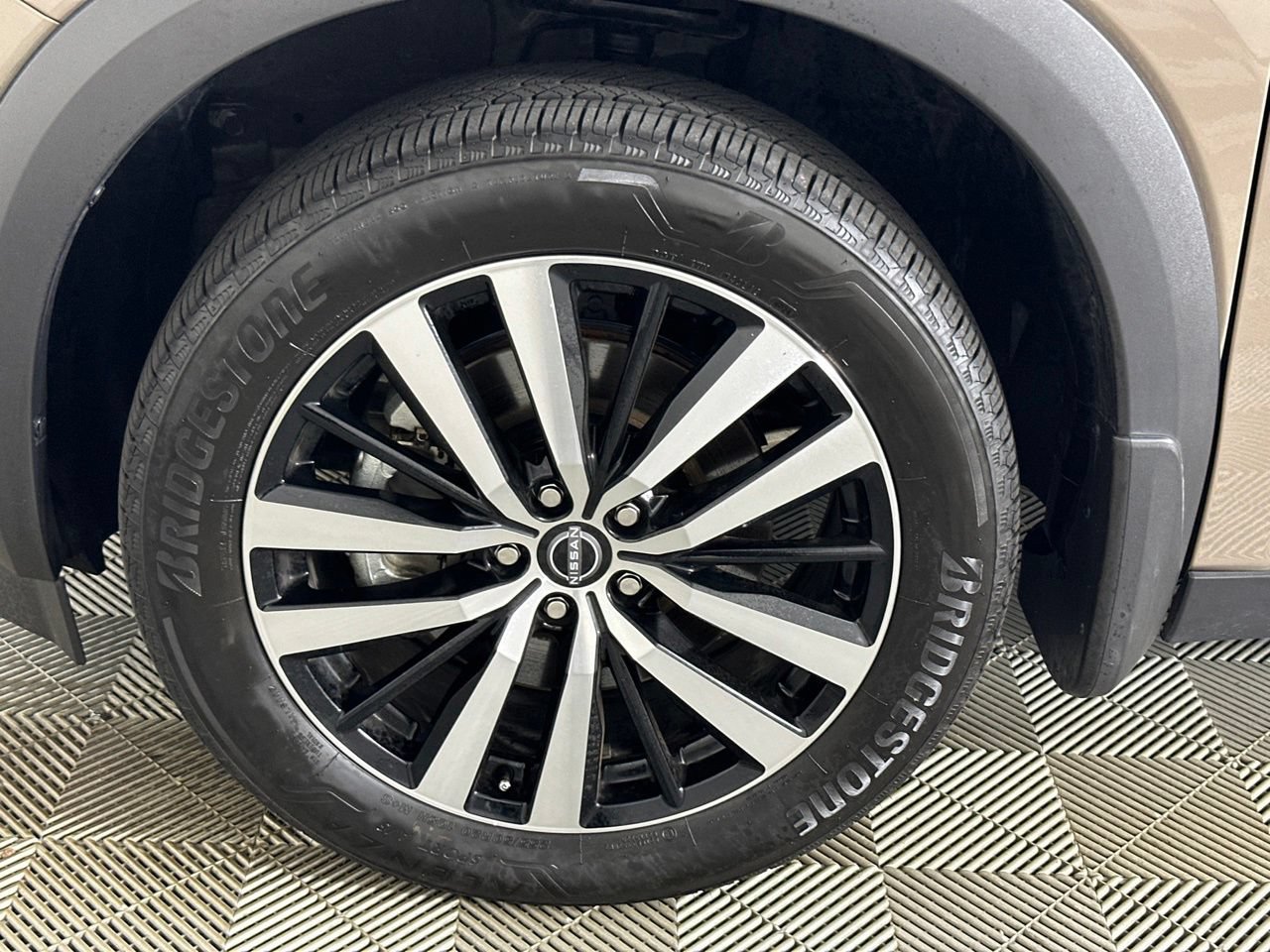 Used 2025 Nissan Pathfinder Platinum w/ Cargo Package FWD image 42
