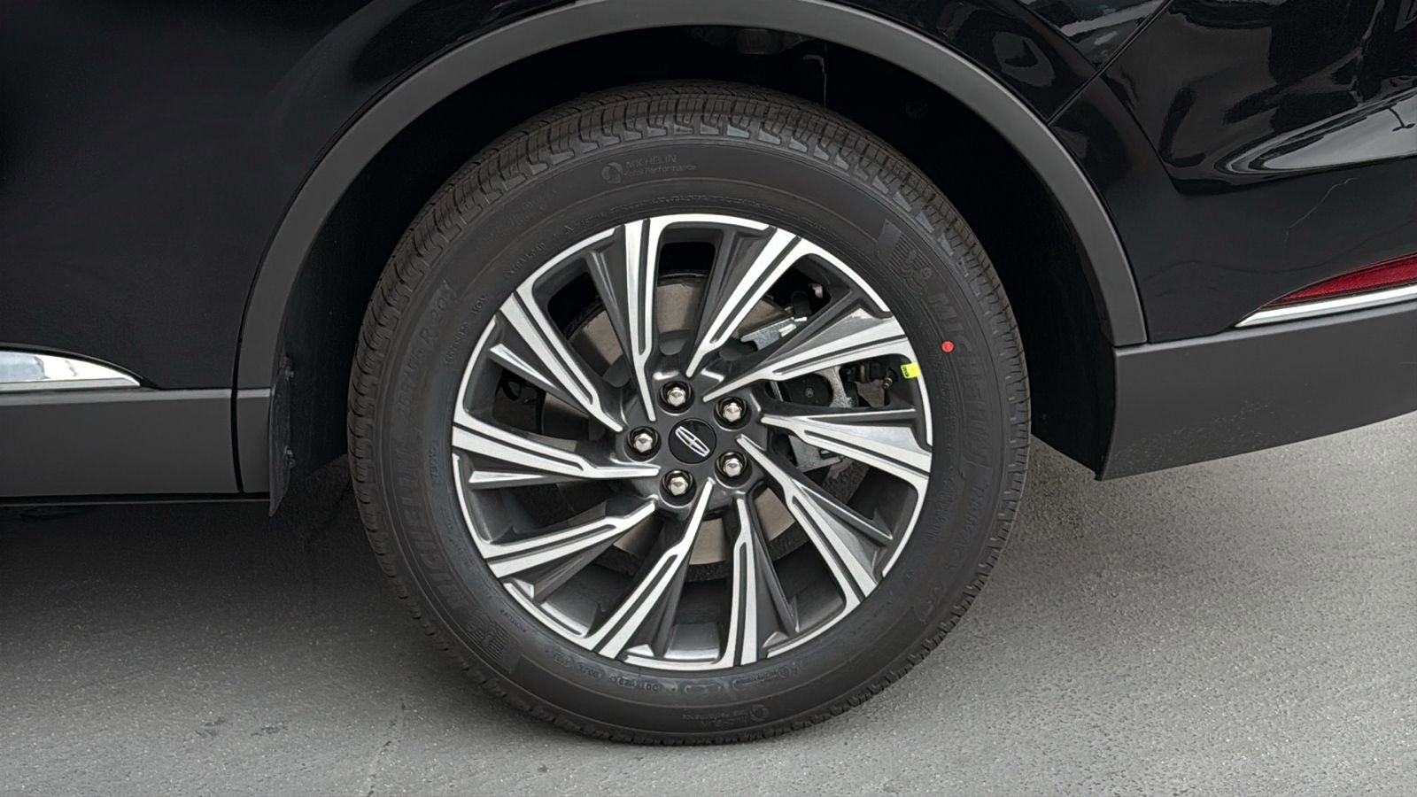 New 2026 Lincoln Aviator AWD image 4