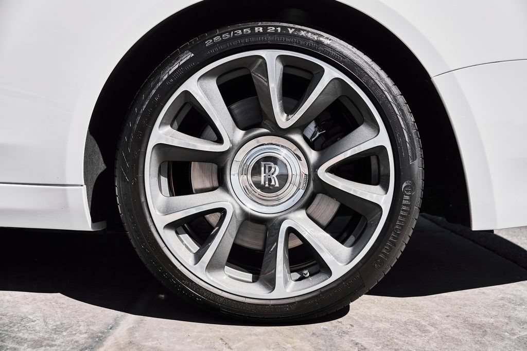 Used 2020 Rolls-Royce Wraith RWD image 18