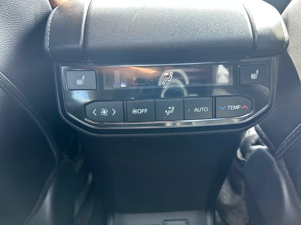 Certified 2024 Toyota Highlander Platinum AWD/4WD image 32
