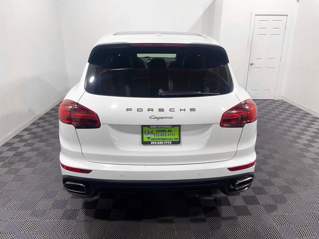 Used 2016 Porsche Cayenne AWD/4WD image 5