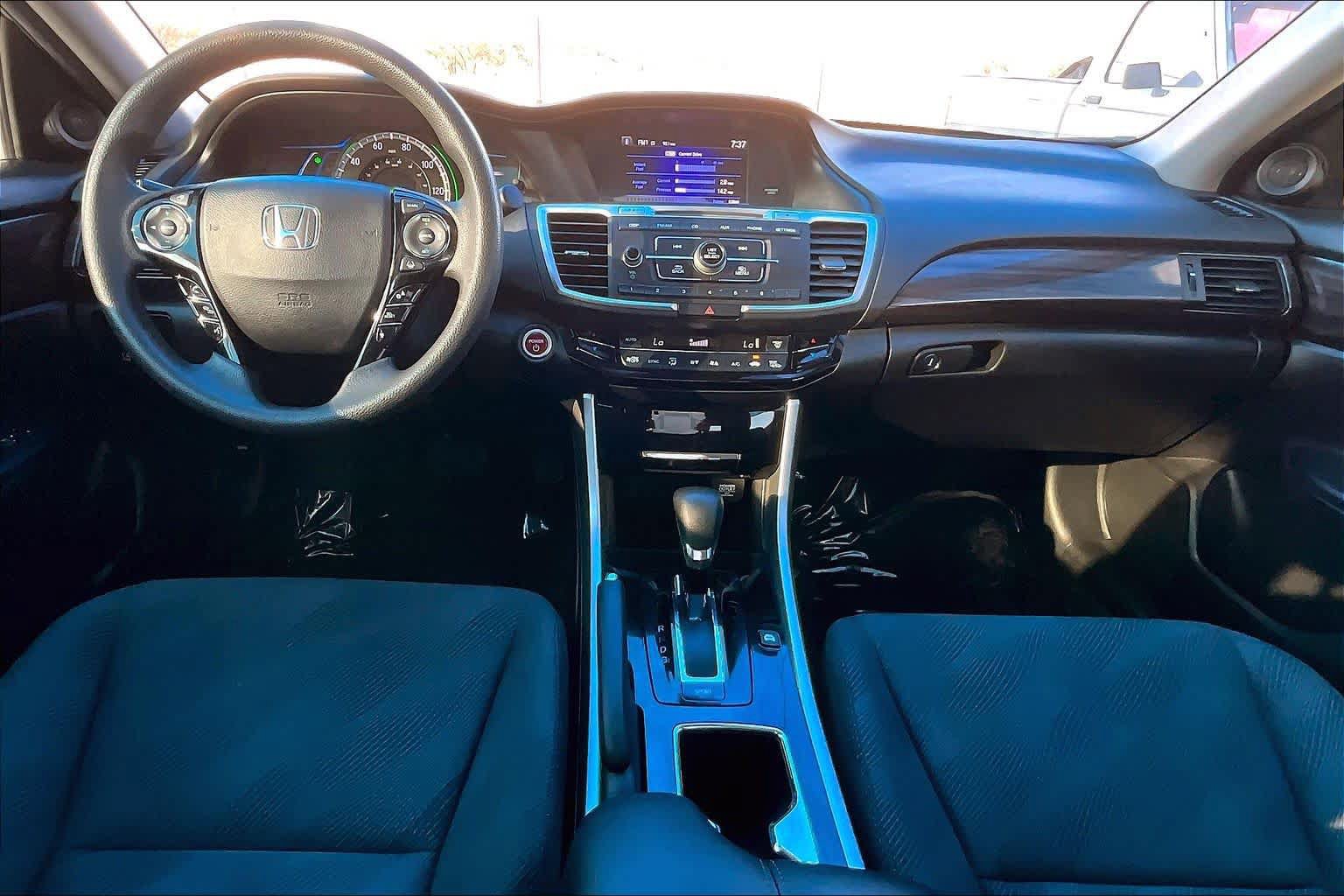 Used 2017 Honda Accord Hybrid Sedan image 16