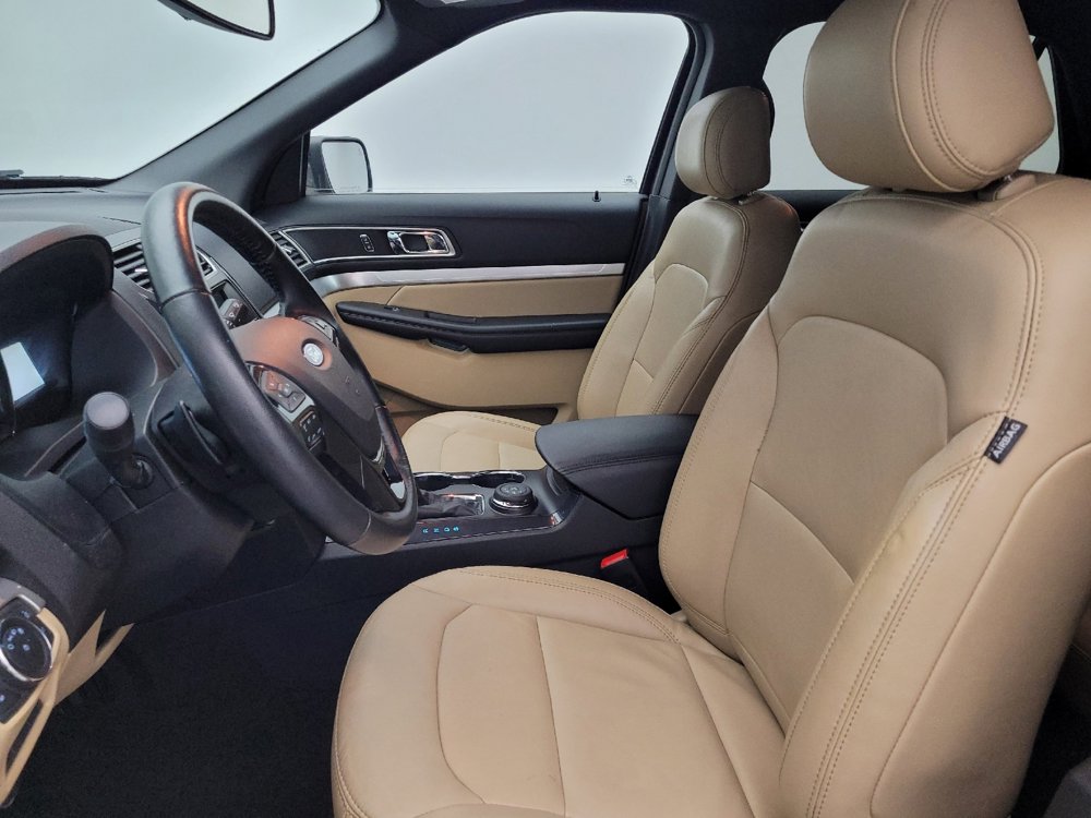Used 2017 Ford Explorer XLT w/ Equipment Group 202A image 17