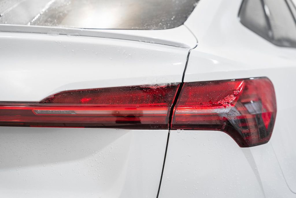 Used 2024 Audi Q8 e-tron Premium Plus image 6