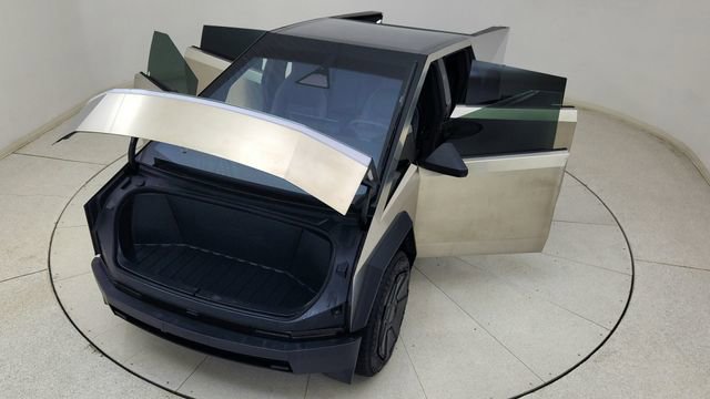 Used 2024 Tesla Cybertruck AWD Crew Cab image 80