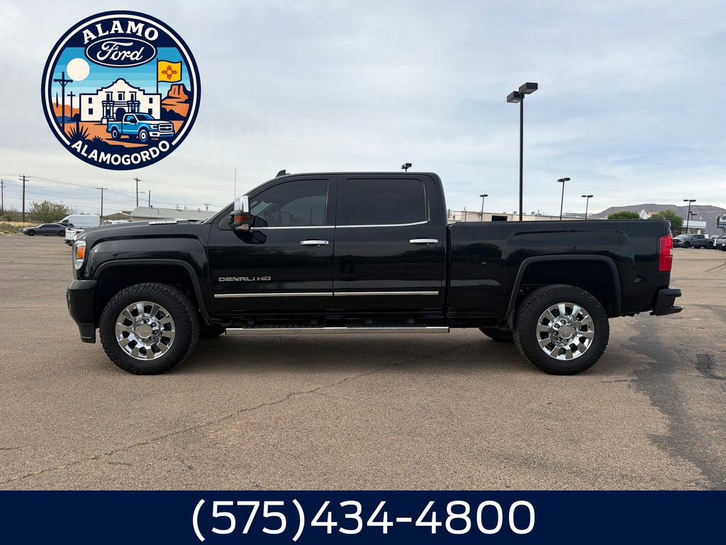 Used 2019 GMC Sierra 2500 Denali w/ Duramax Plus Package AWD/4WD image 2
