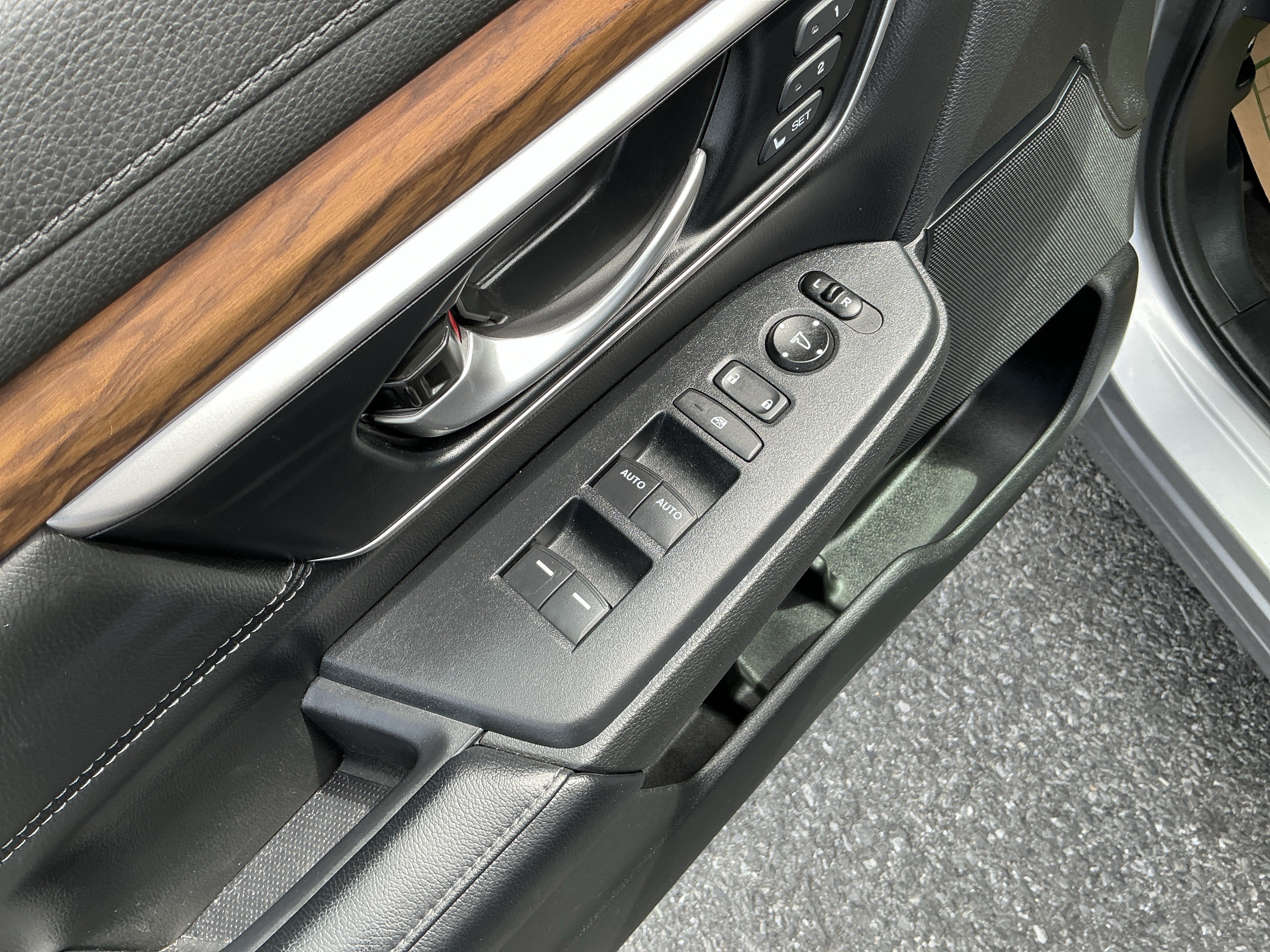 Used 2020 Honda CR-V EX-L image 29