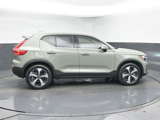 Used 2023 Volvo XC40 B5 Plus w/ Protection Package Premier image 8