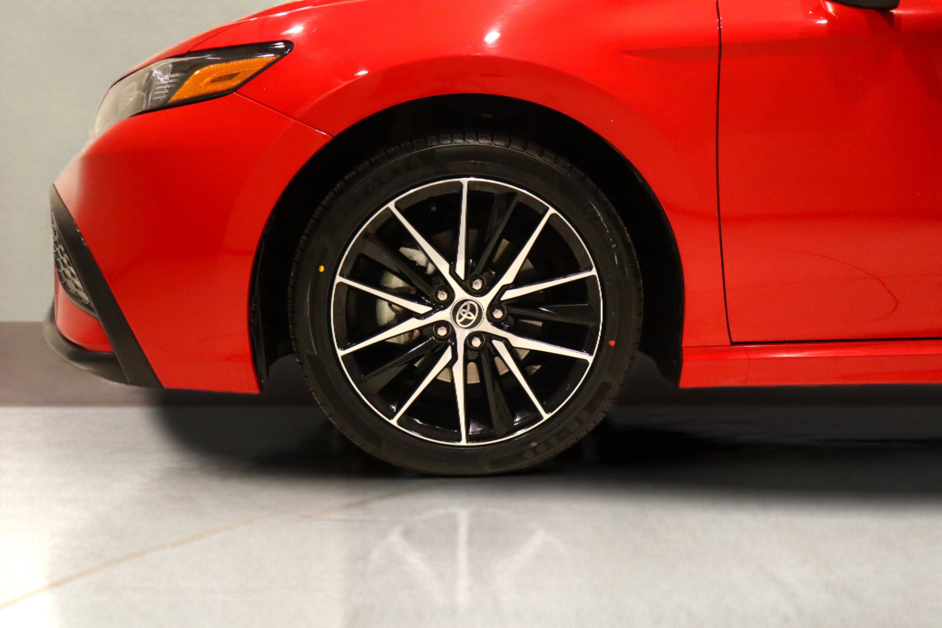 Used 2024 Toyota Camry SE image 7