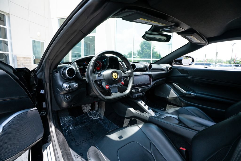 Used 2019 Ferrari Portofino RWD image 29